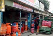 দশমিনায় ঝুঁকিপূর্ণভাবে চলছে এলপিজি গ্যাস সিলিন্ডারের ব্যবসা