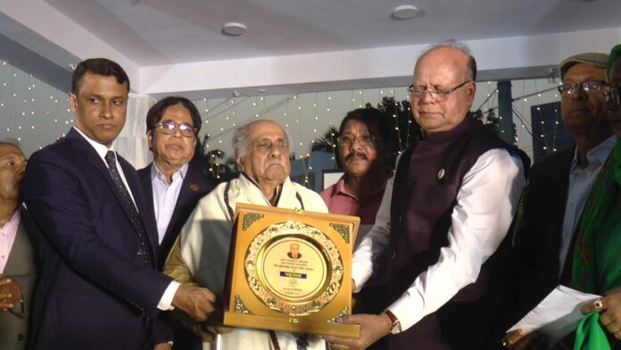 received_701184894656693