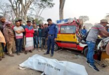 এ্যাম্বুলেন্সে ছিল শিশুর লাশ মোংলায় সড়ক দুর্ঘটনায় এ্যাম্বুলেন্স ড্রাইভার নিহত