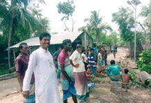 দামুড়হুদার কুড়ুলগাছি ইউপি চেয়ারম্যানের স্বশরীরে উপস্থিত হয়ে রাস্তা মেরামত কাজের তদারকি এলাকাবাসির মনে উৎসাহিত