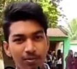 চলন্ত ট্রেনের দরজায় দাড়িয়ে সেলফি তুলতে যেয়ে সদ্য এসএসসি পাশ দামুড়হুদার ছাত্র’র মৃত্যু