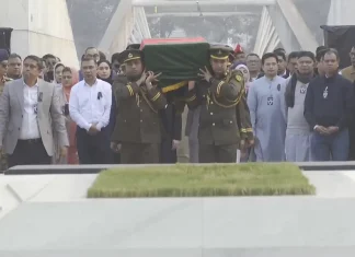 চির নিদ্রায় শায়িত হলেন গণতন্ত্রের মা