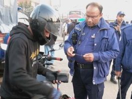 যশোরে পুলিশের বিশেষ চেকপোস্ট ও তল্লাশি অভিযান