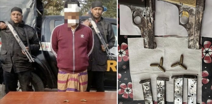 যশোর বেনাপোল পোর্ট থানা এলাকা থেকে বিদেশি পিস্তল ও গুলিসহ অস্ত্রধারী গ্রেফতার ছবি