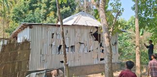 শ্রীপুরে আধিপত্য বিস্তারকে কেন্দ্র করে সংঘর্ষ:উভয় পক্ষের ৩০টি বাড়িঘর ভাঙচুর, আহত ৪