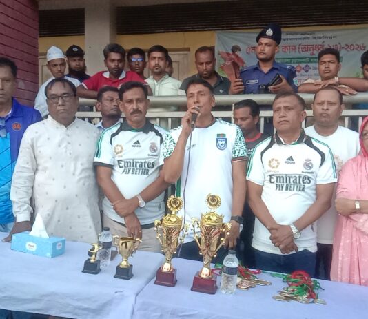 চুড়ামনকাটিতে আট দলীয় ফুটবল টুর্নামেন্টে সোনার বাংলা এফসি চ্যাম্পিয়ন