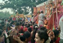ব্যাপক কড়াকড়ি, বিধি নিষেধ ও প্রশাসনের কঠোর নজরদারি মধ্যে দিয়ে কপিলমুনিতে শারদ বিজয়া অনুষ্ঠিত