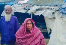 পাইকগাছায় ভাঙা ঘরে মানবেতর জীবন কাটছে বৃদ্ধ সাকাত-আনোয়ারা দম্পতির