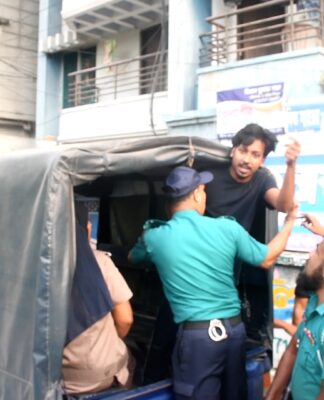 তালা ইসলামকাটি ইউপি চেয়ারম্যান জামাত নেতার ছেলে আপত্তিকর অবস্থায় আটক